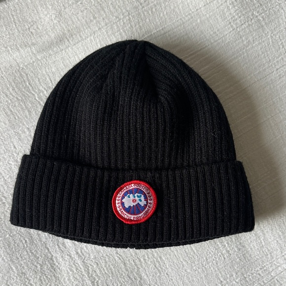 Canada Goose Black Ribbed Knit Beanie with Red Logo Patch Canada Goose Black Ribbed Knit Beanie with Red Logo Patch main image 4